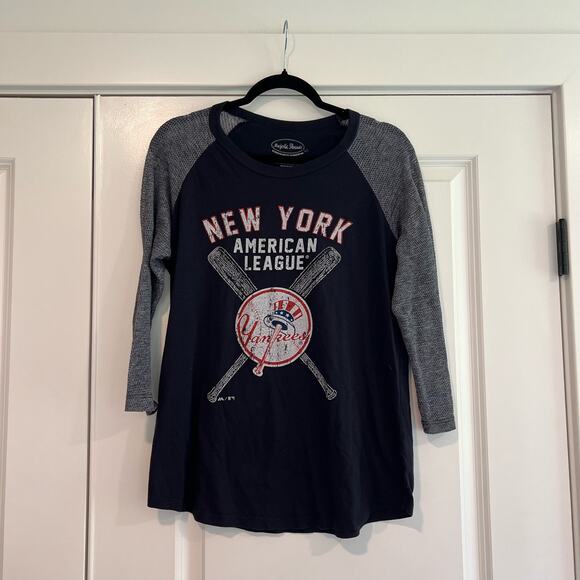 !it jeans Tops - Majestic Threads Women's NY Yankees Two Tone Longsleeve‎ Grey Black Sz L